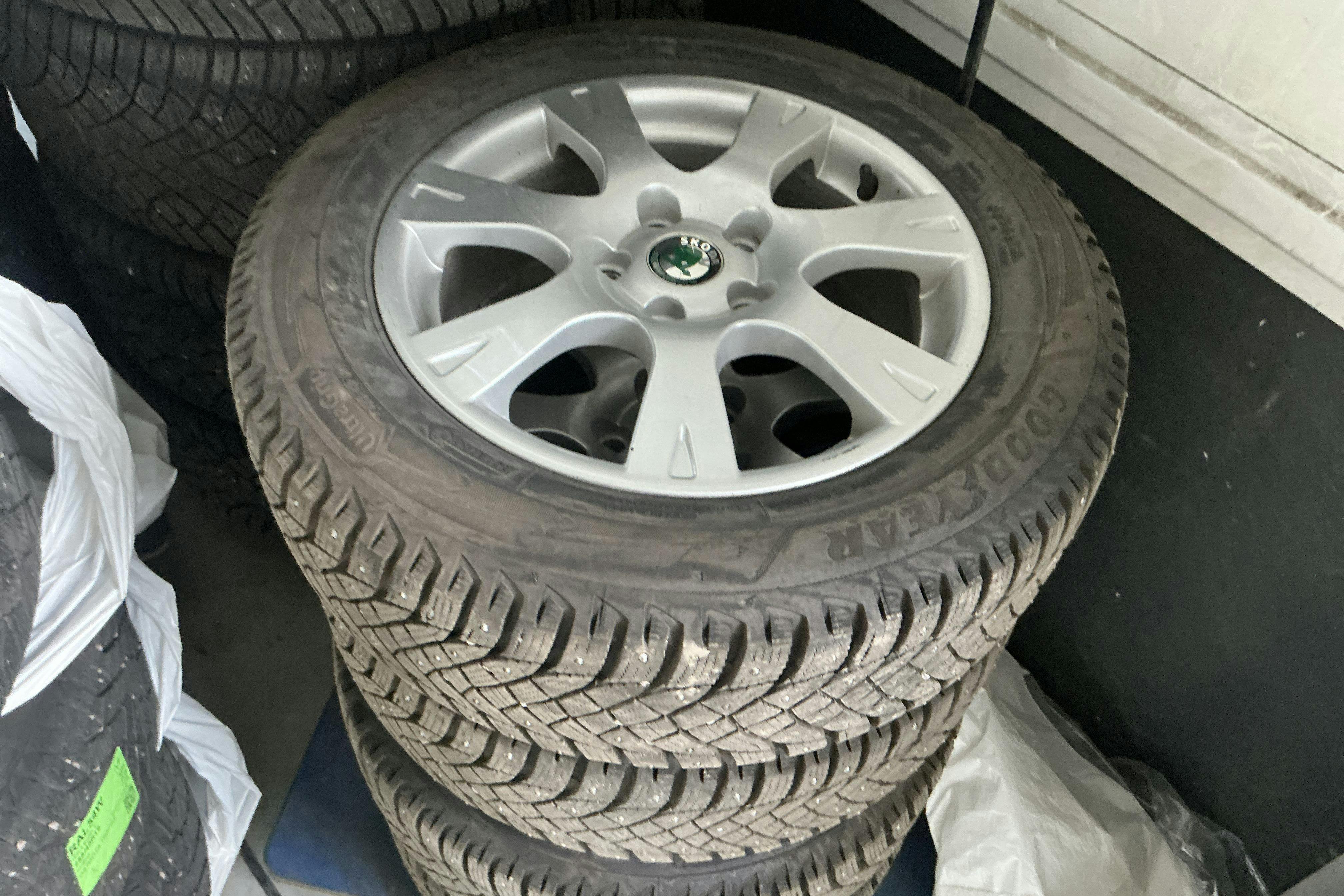 Vehicle Image 15