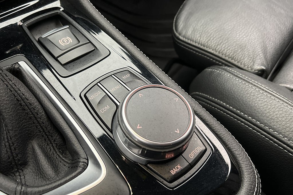 Vehicle Image 24