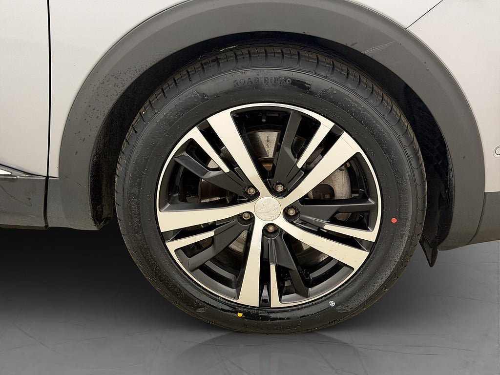 Vehicle Image 32