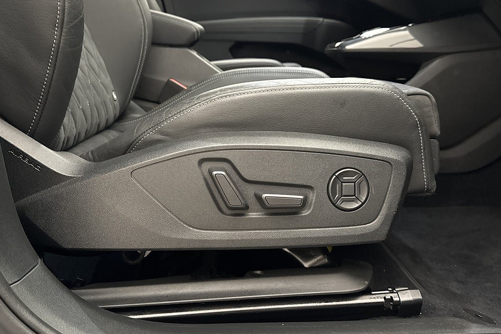 Vehicle Image 28