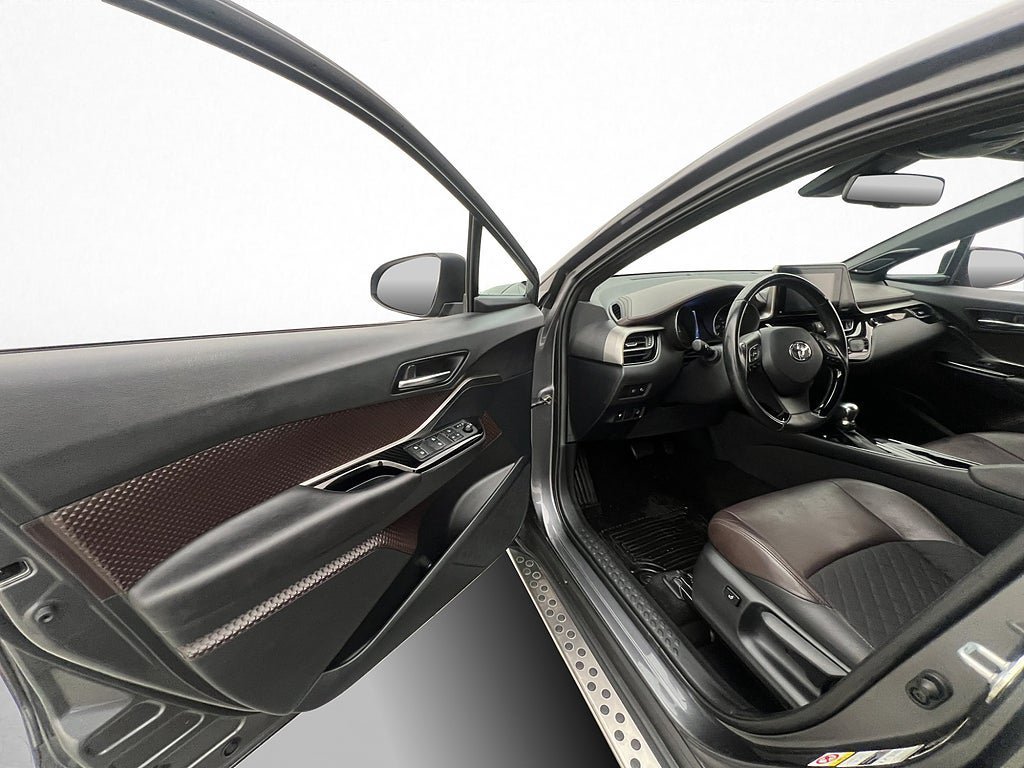 Vehicle Image 10