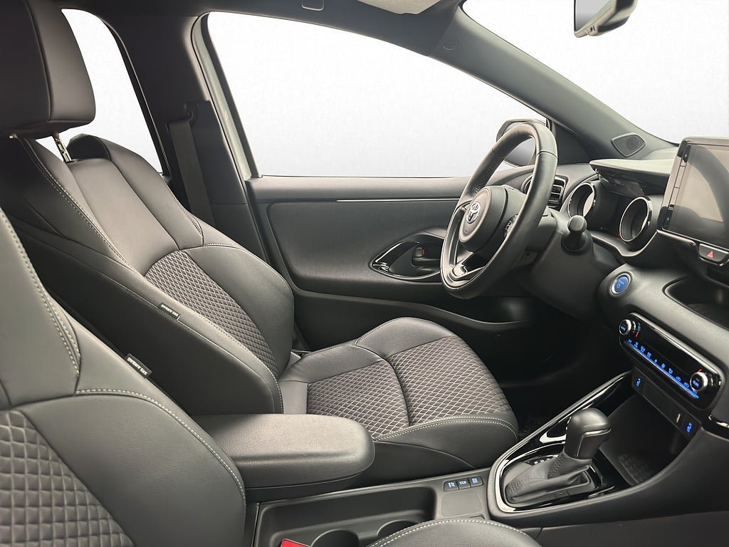 Vehicle Image 10