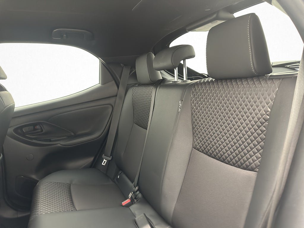 Vehicle Image 11