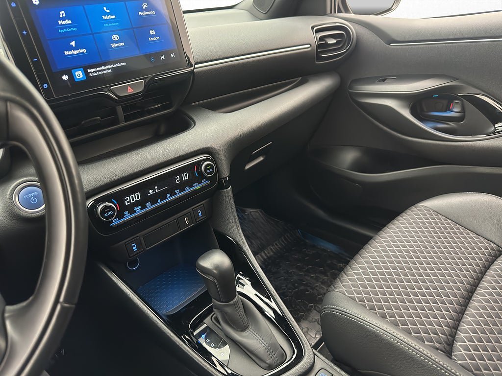 Vehicle Image 22