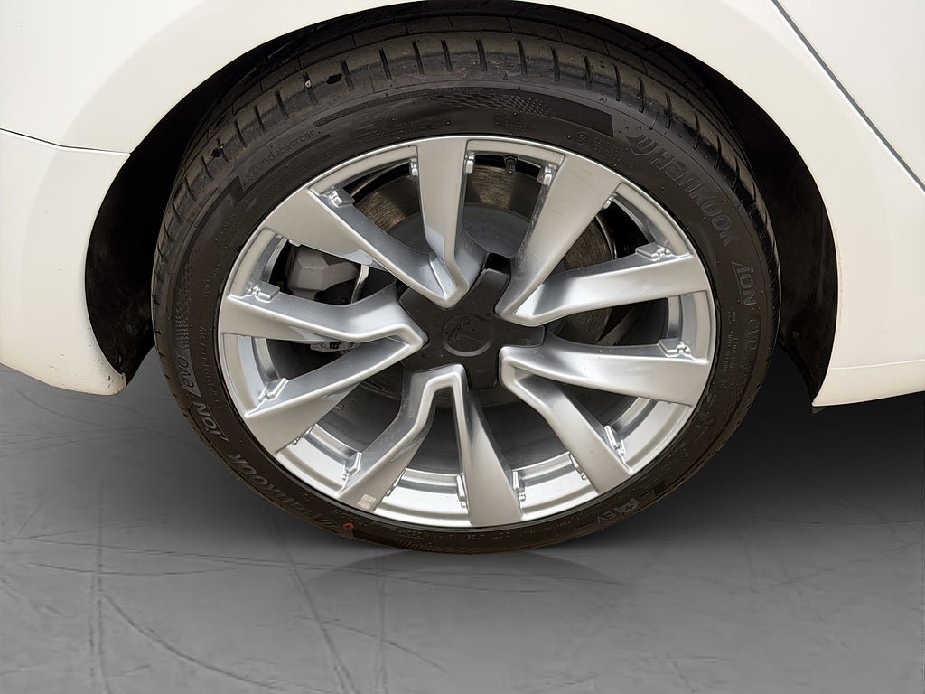 Vehicle Image 35