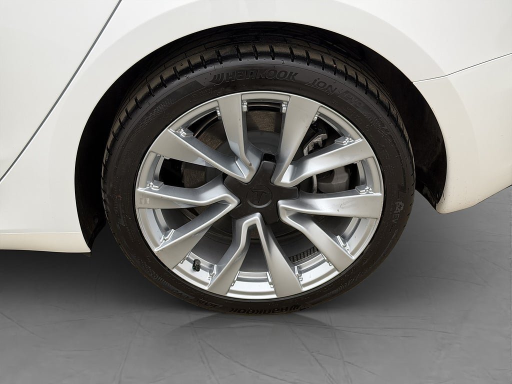 Vehicle Image 36