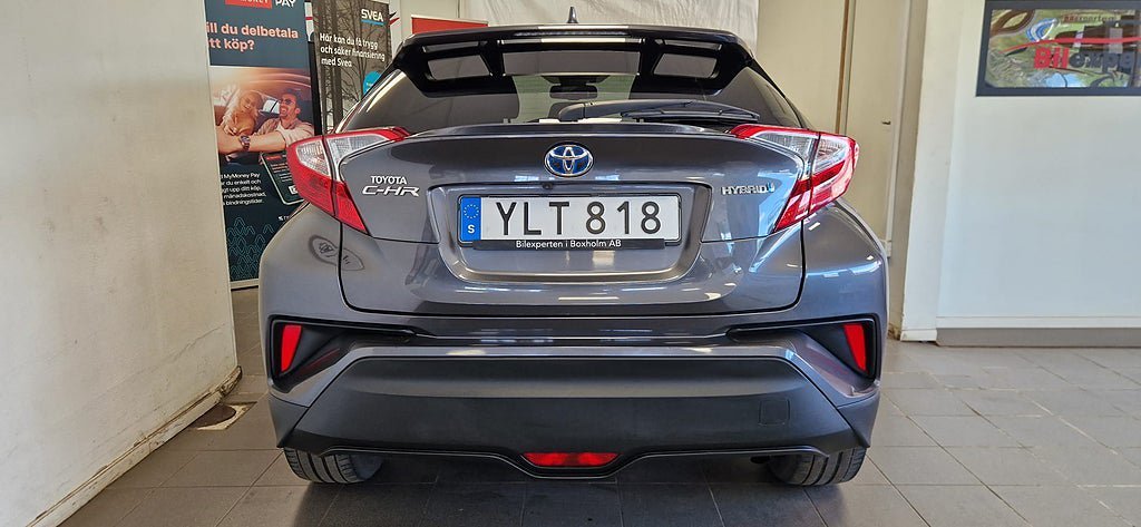 Vehicle Image 6