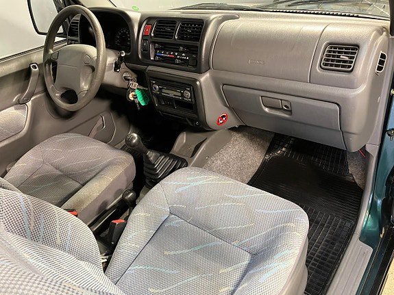 Vehicle Image 14