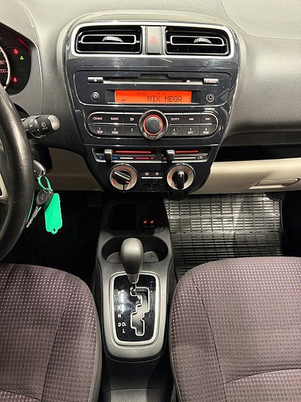 Vehicle Image 15