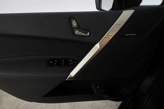 Vehicle Image 28
