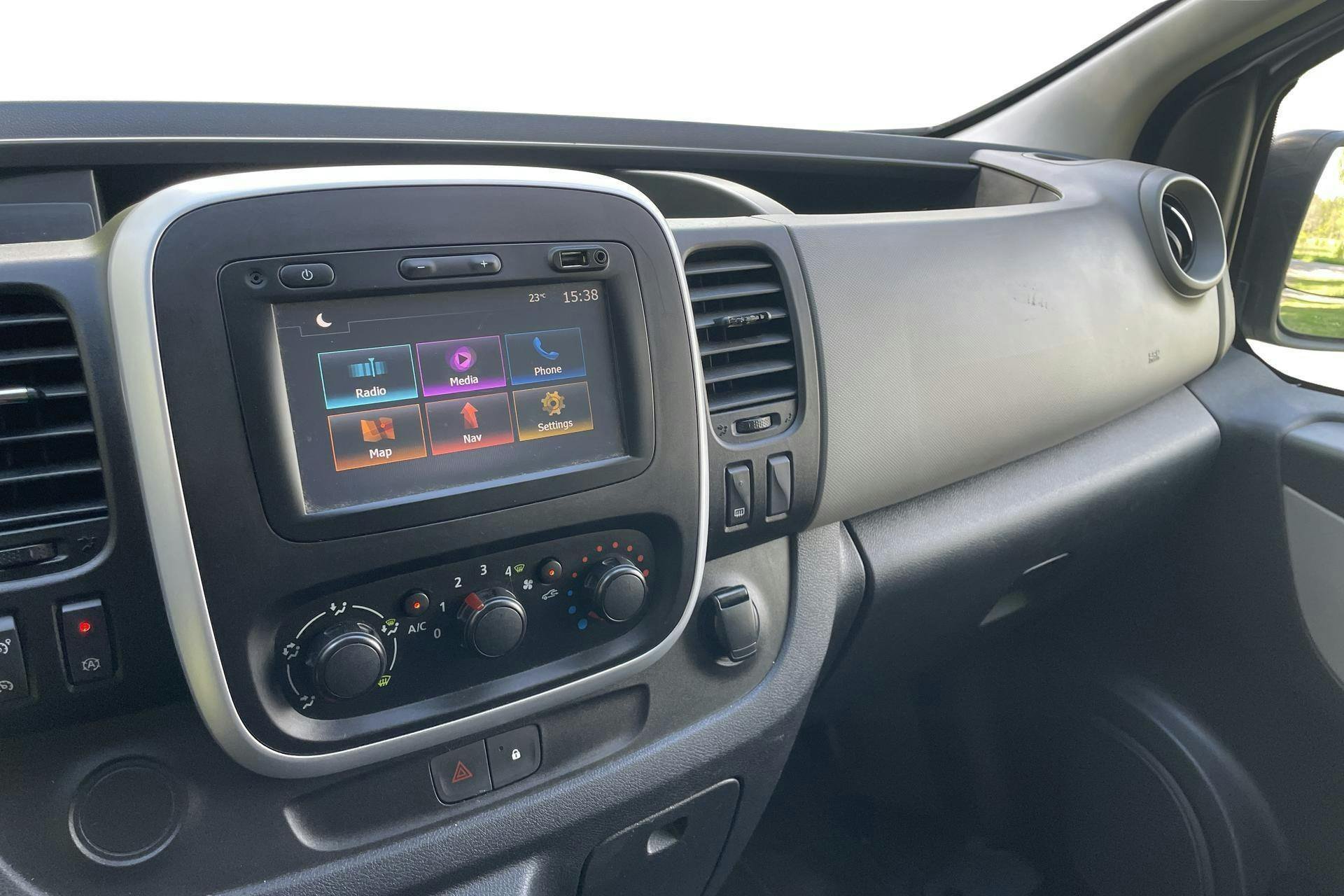 Vehicle Image 14