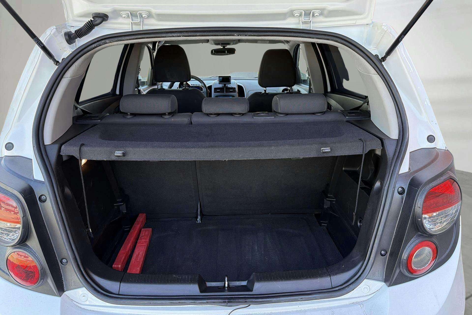 Vehicle Image 9