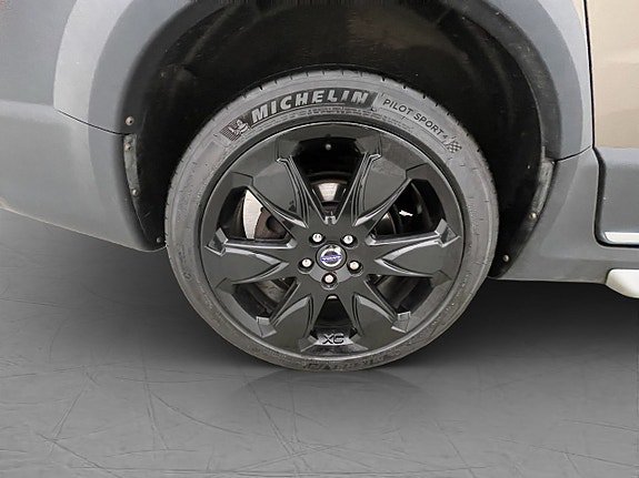 Vehicle Image 28