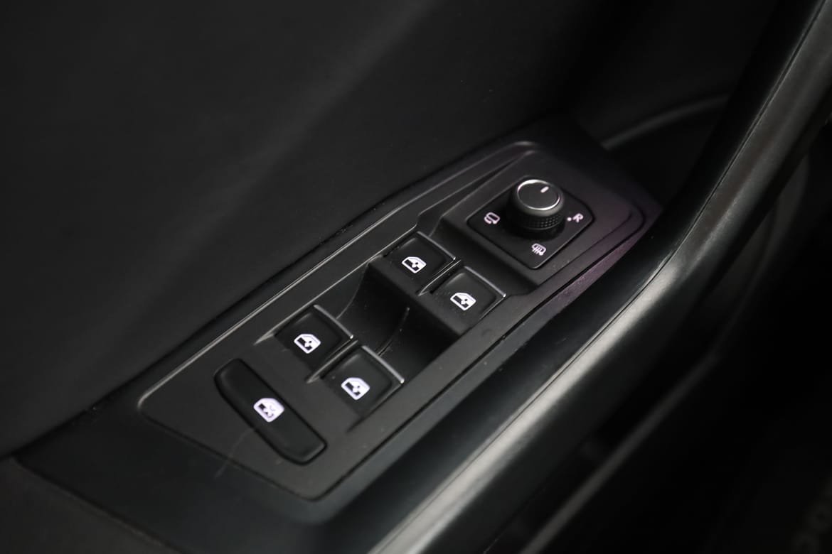 Vehicle Image 28