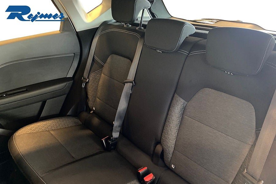 Vehicle Image 12