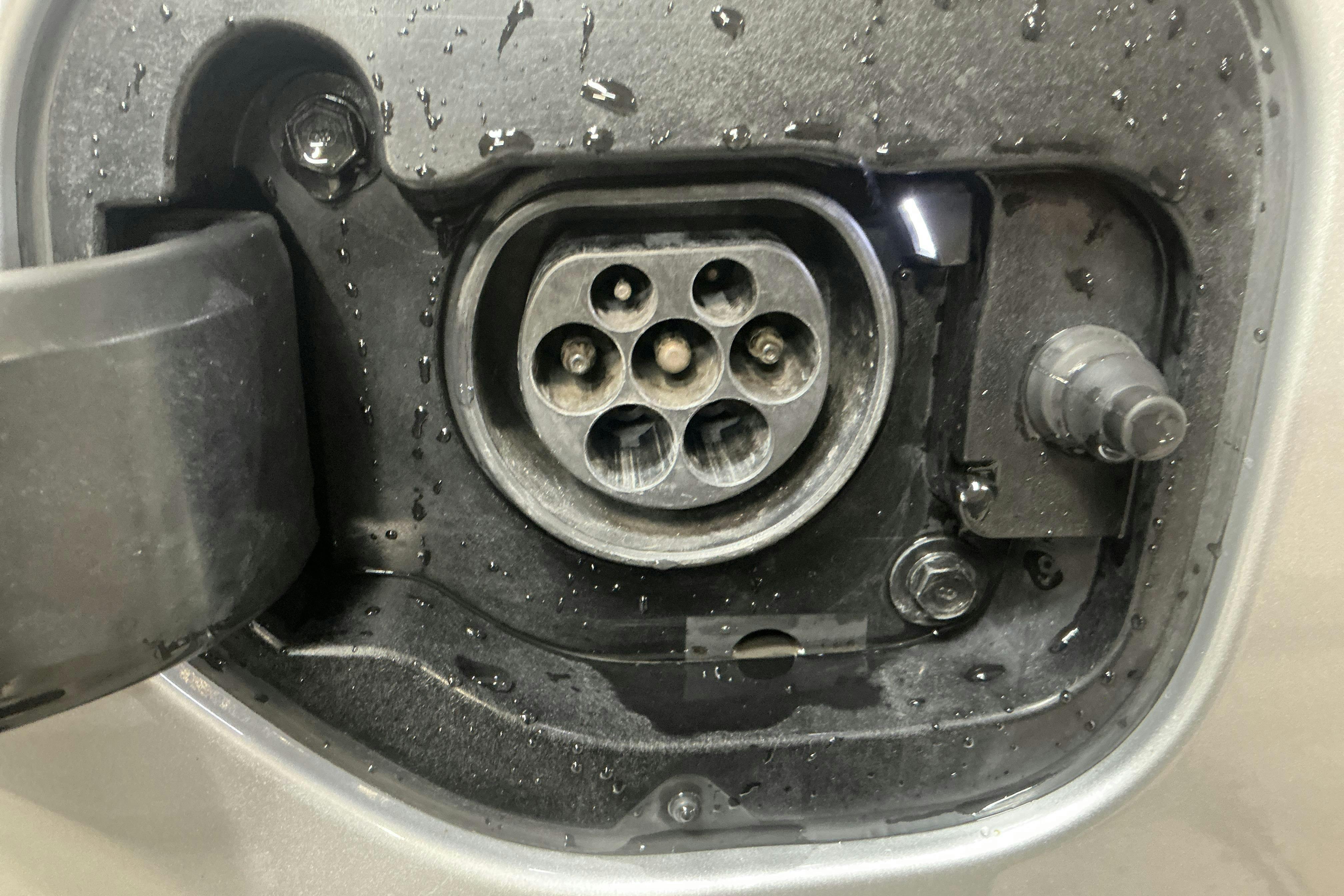 Vehicle Image 16