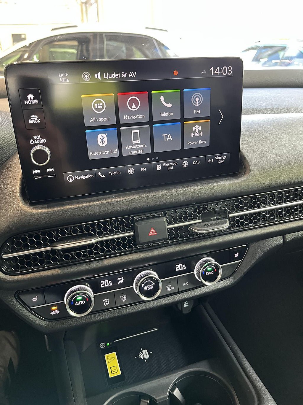 Vehicle Image 6