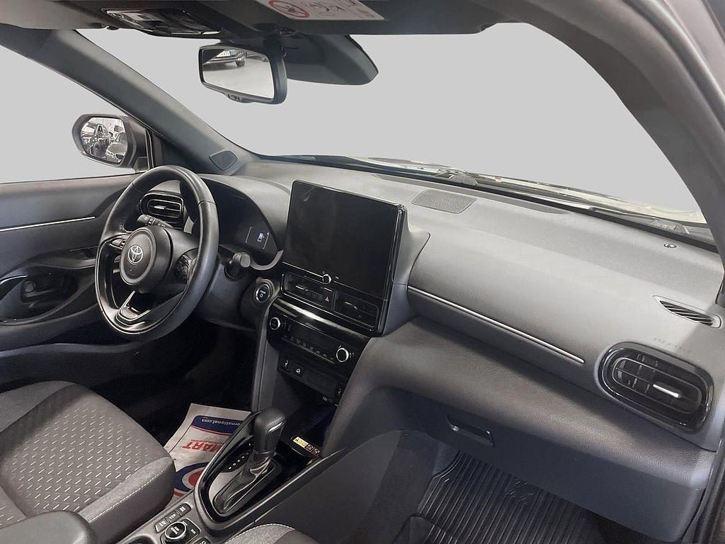 Vehicle Image 10