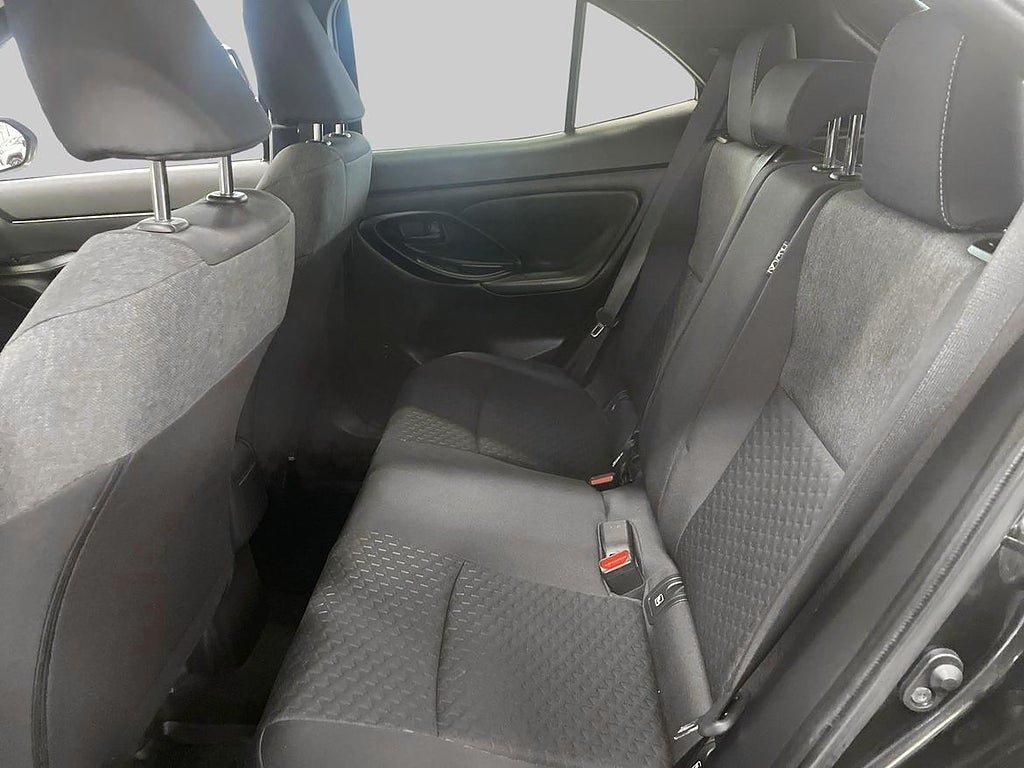 Vehicle Image 11