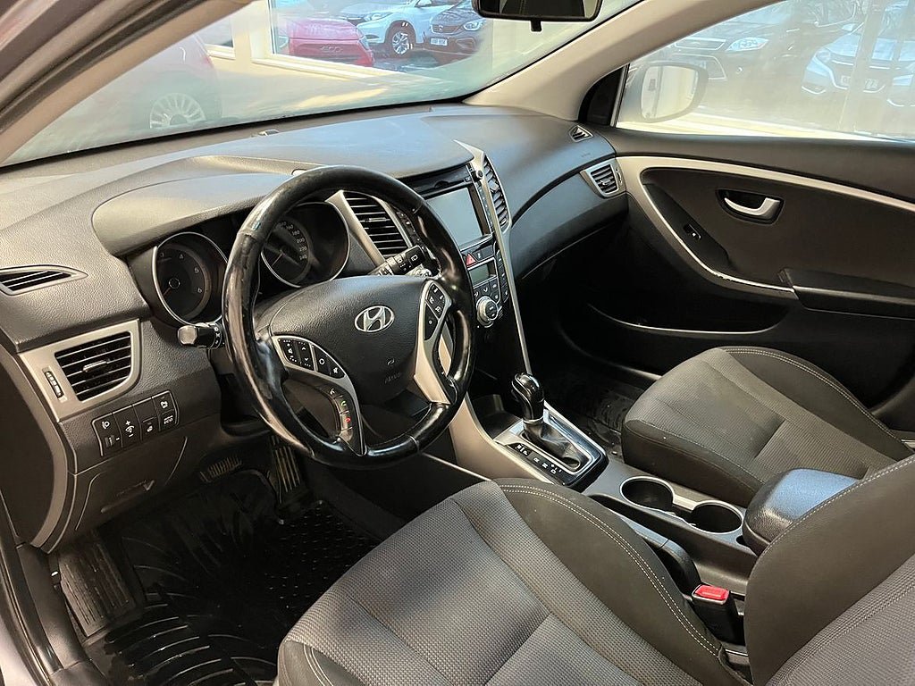 Vehicle Image 16