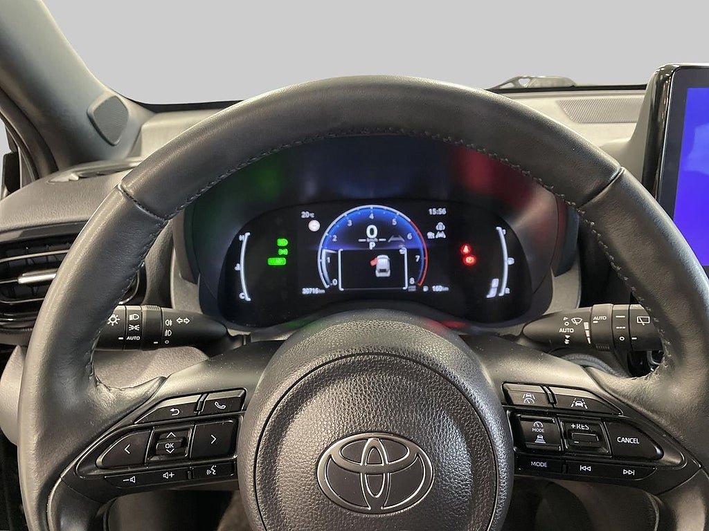 Vehicle Image 15