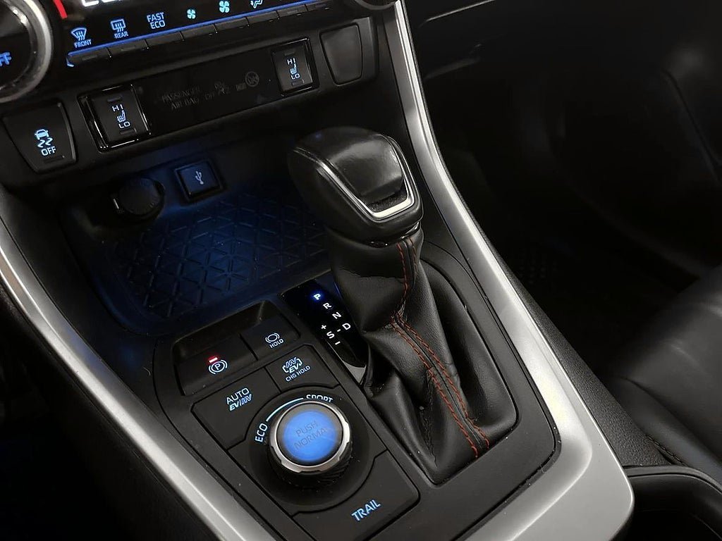 Vehicle Image 18