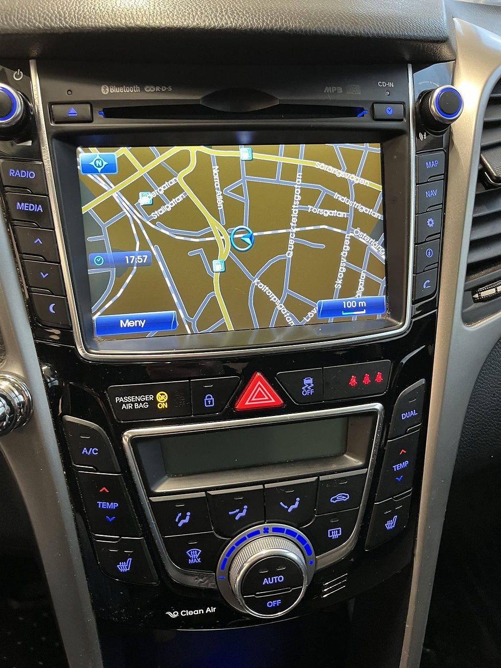Vehicle Image 22