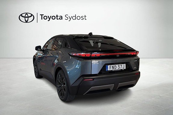 Vehicle Image 16