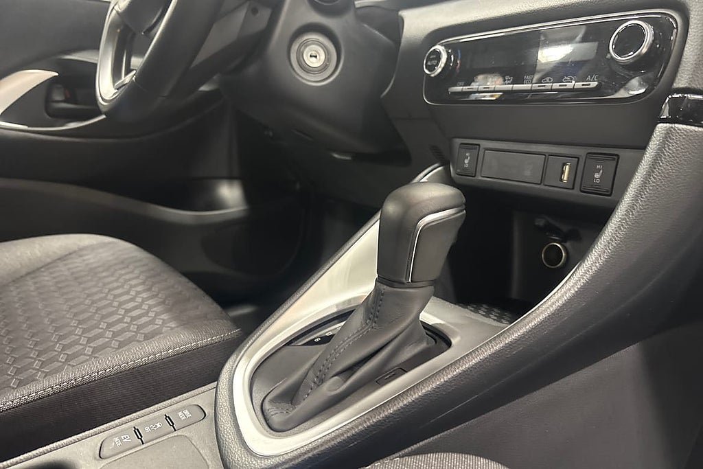 Vehicle Image 15