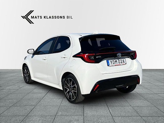 Vehicle Image 7