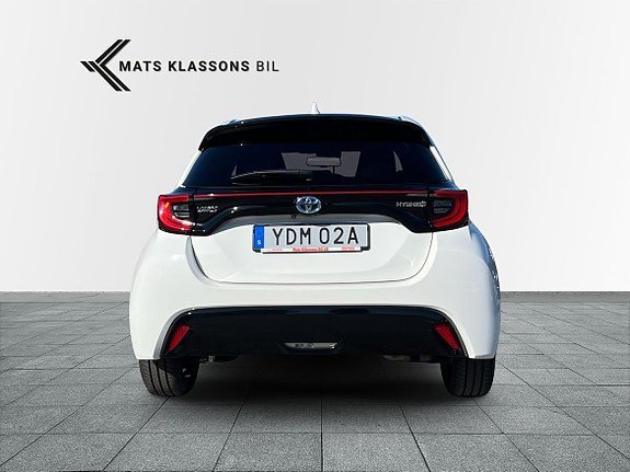 Vehicle Image 8