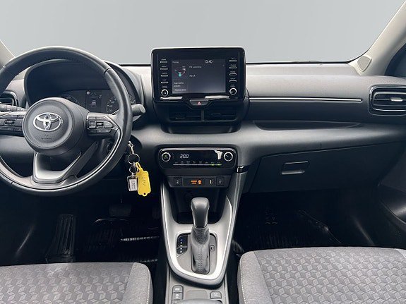 Vehicle Image 8