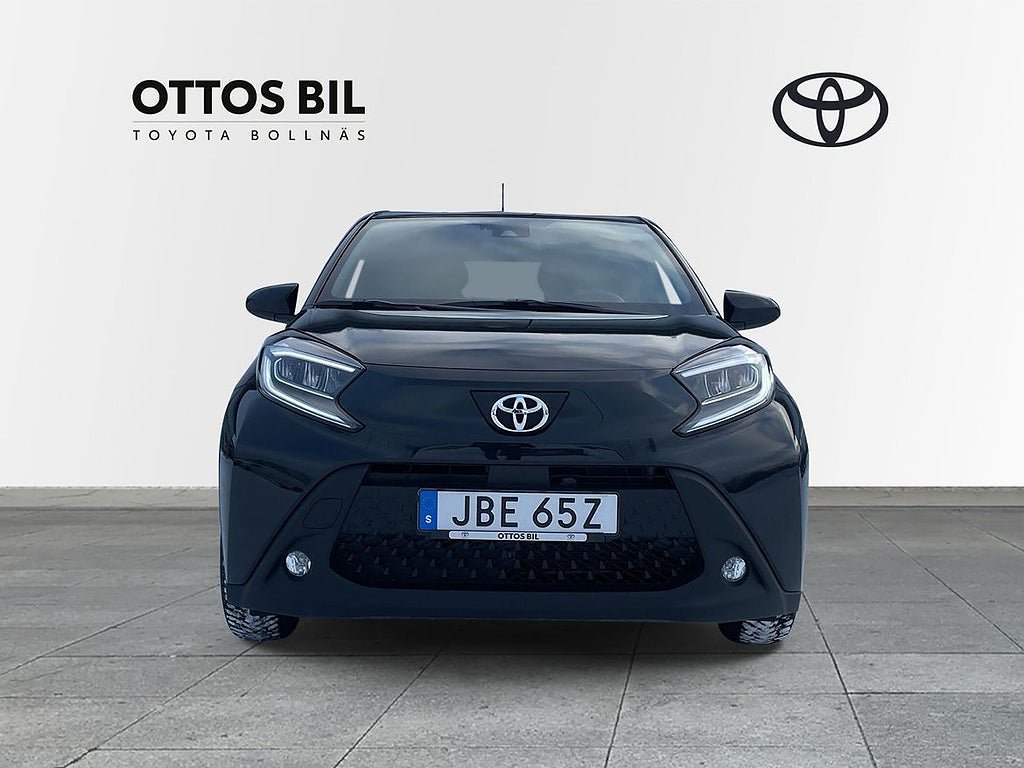Vehicle Image 6