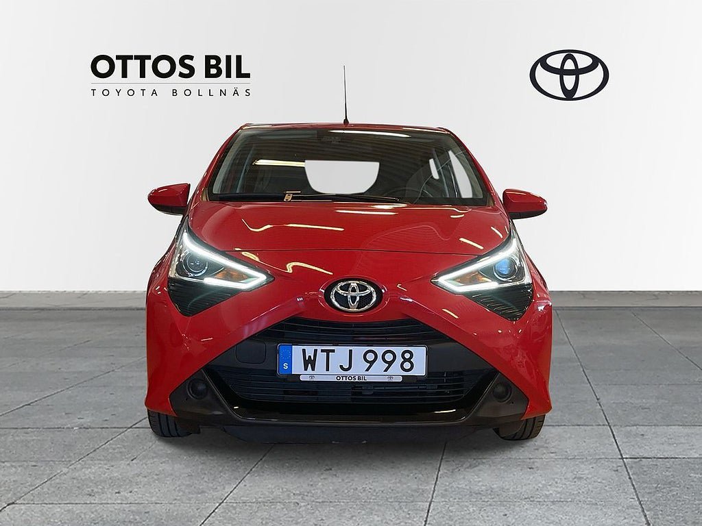 Vehicle Image 6