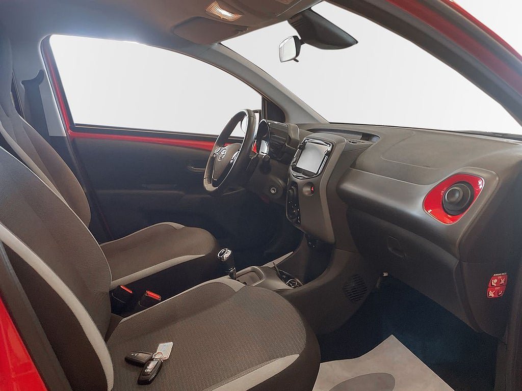 Vehicle Image 7