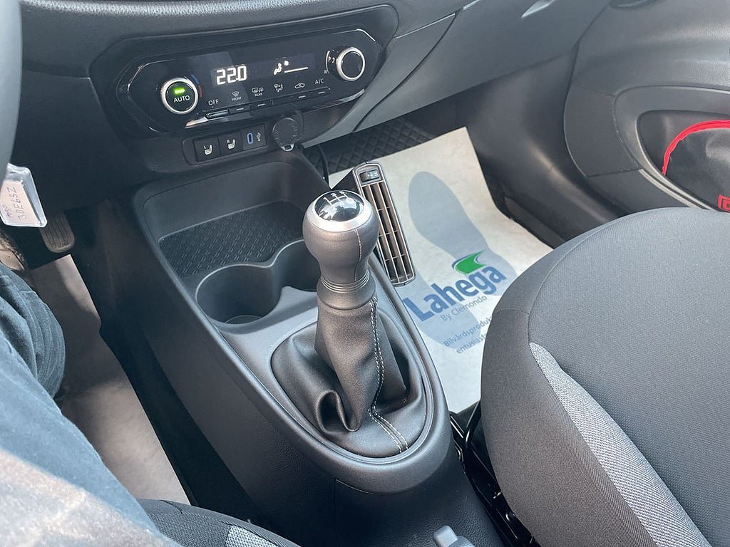Vehicle Image 14