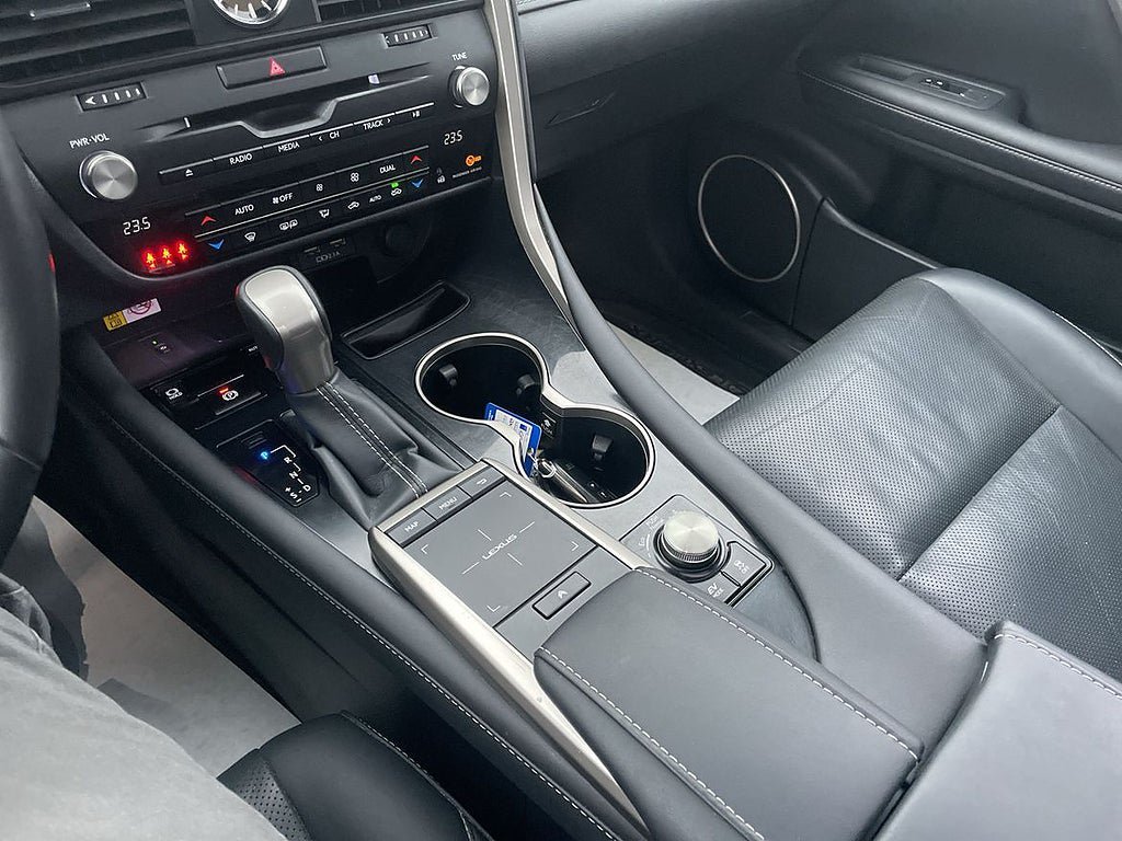Vehicle Image 13