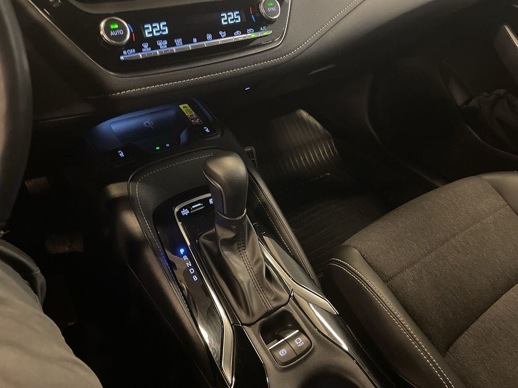 Vehicle Image 12