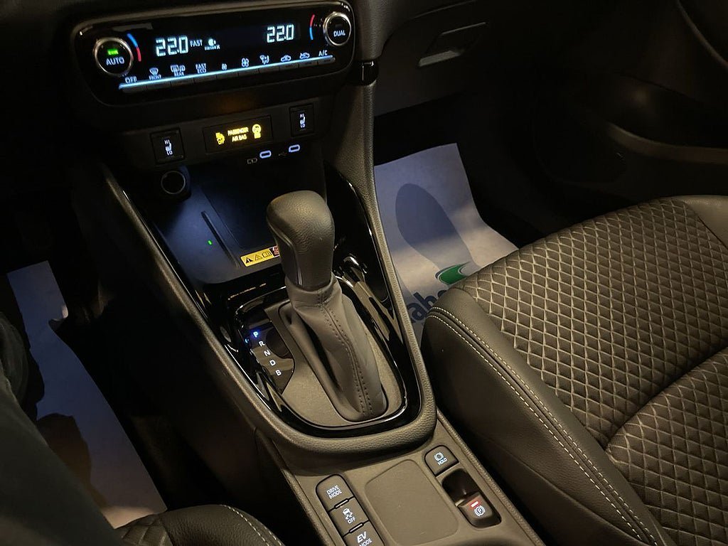 Vehicle Image 13