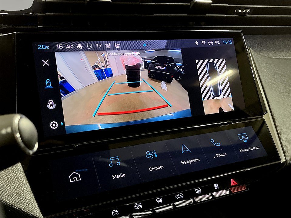 Vehicle Image 11