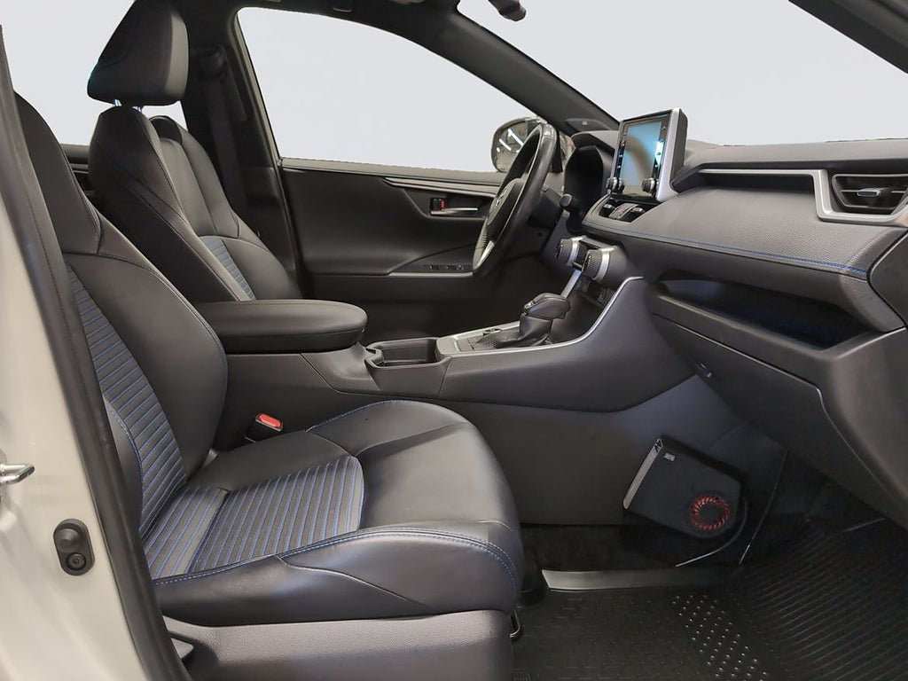Vehicle Image 14