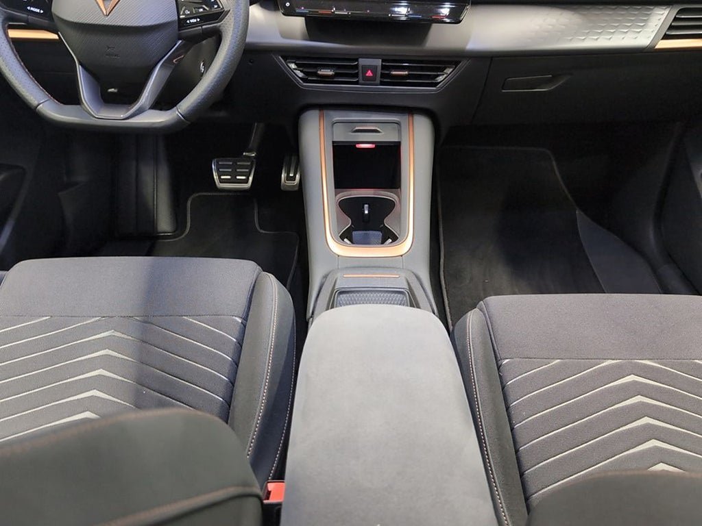 Vehicle Image 12