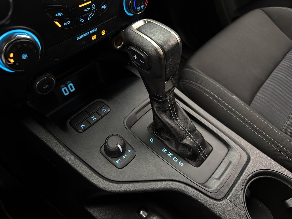 Vehicle Image 23
