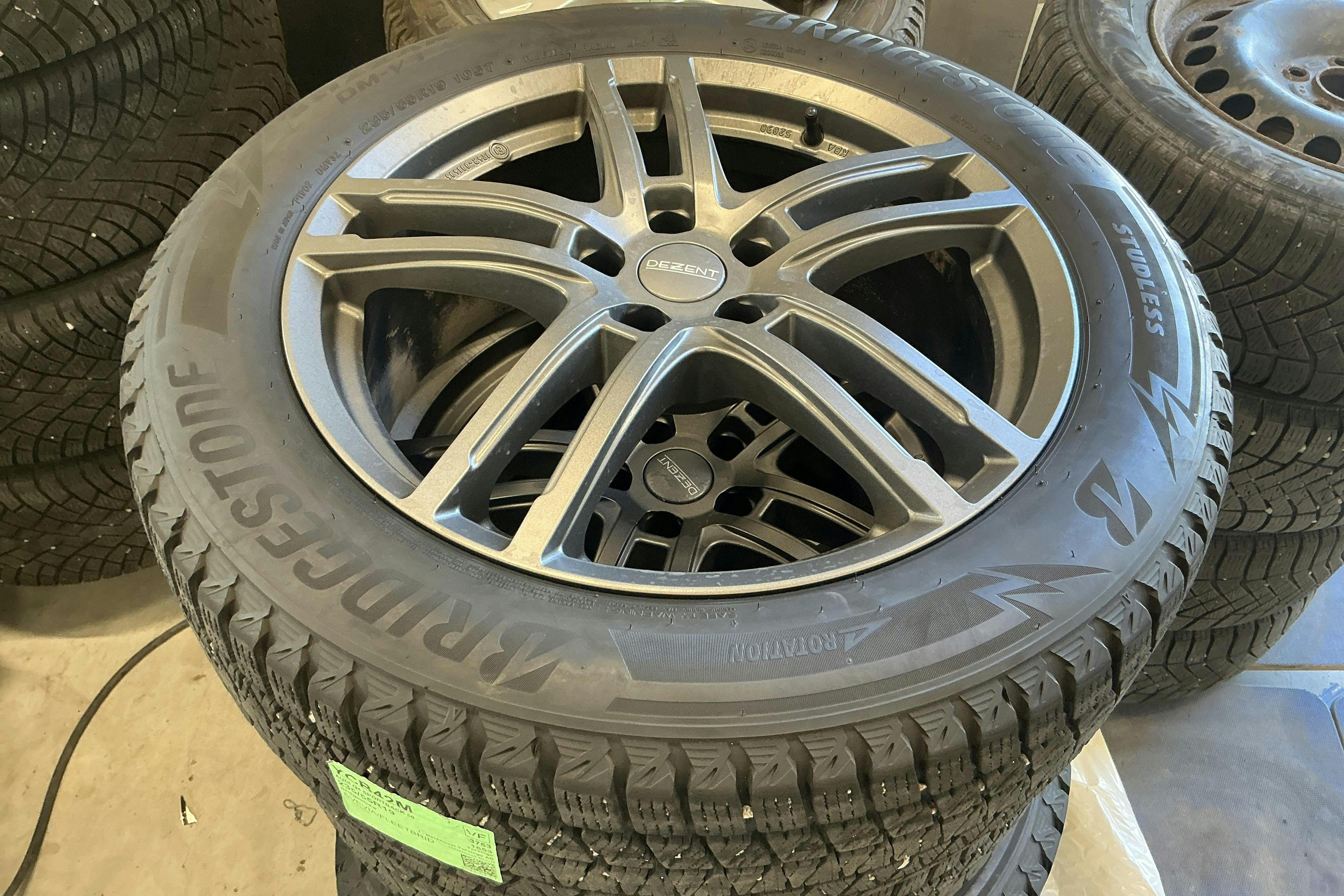 Vehicle Image 18