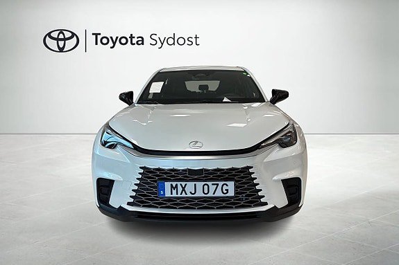 Vehicle Image 5