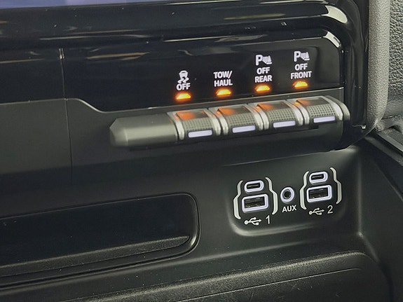 Vehicle Image 35