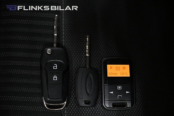 Vehicle Image 32