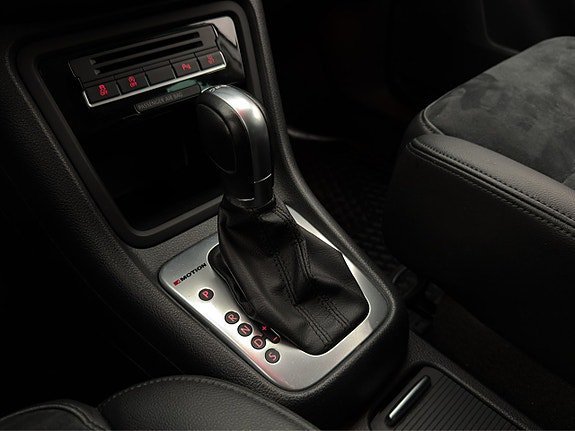 Vehicle Image 24