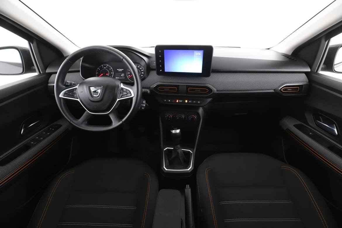 Vehicle Image 13