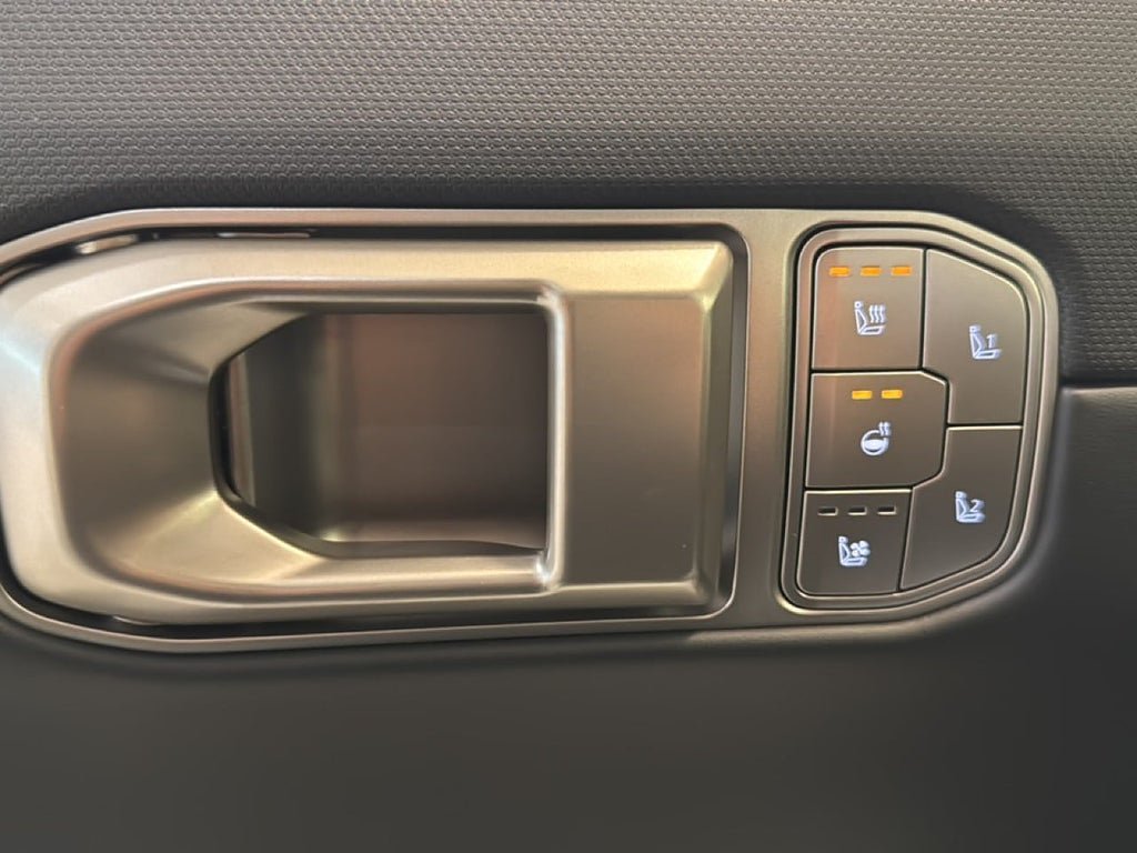 Vehicle Image 18